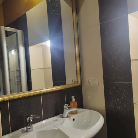 степана бандери 89 公寓 *